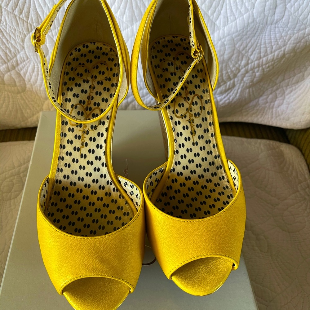 Jessica Simpson Wedges
